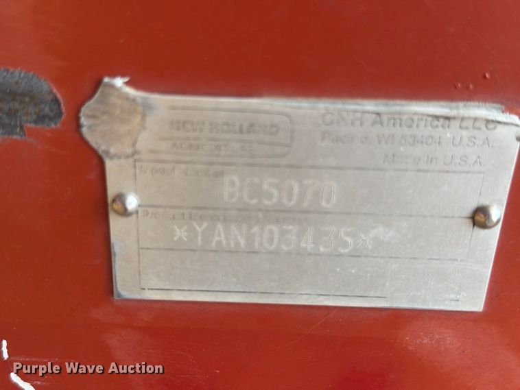 image for item DV8644 New holland BC5070 small square baler