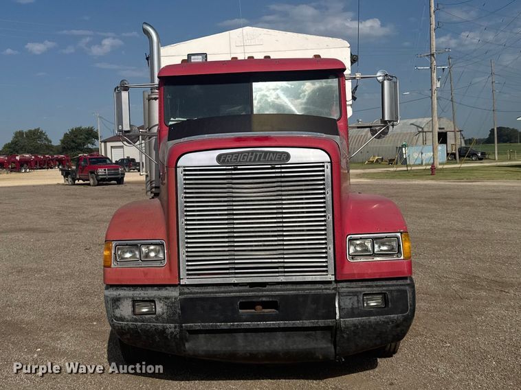 image for item DY3229 1990 Freightliner FLD120 fertilizer delivery truck