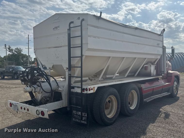 image for item DY3229 1990 Freightliner FLD120 fertilizer delivery truck