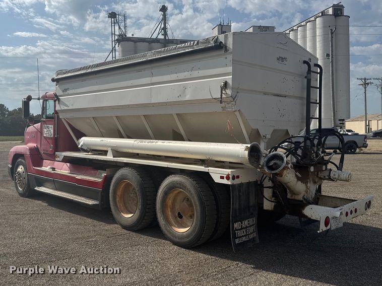 image for item DY3229 1990 Freightliner FLD120 fertilizer delivery truck
