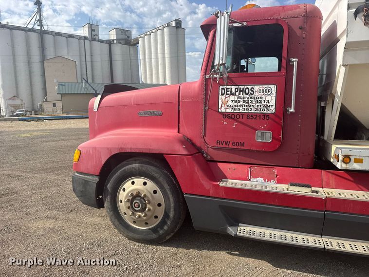 image for item DY3229 1990 Freightliner FLD120 fertilizer delivery truck
