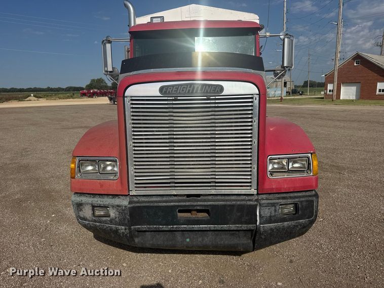 image for item DY3229 1990 Freightliner FLD120 fertilizer delivery truck