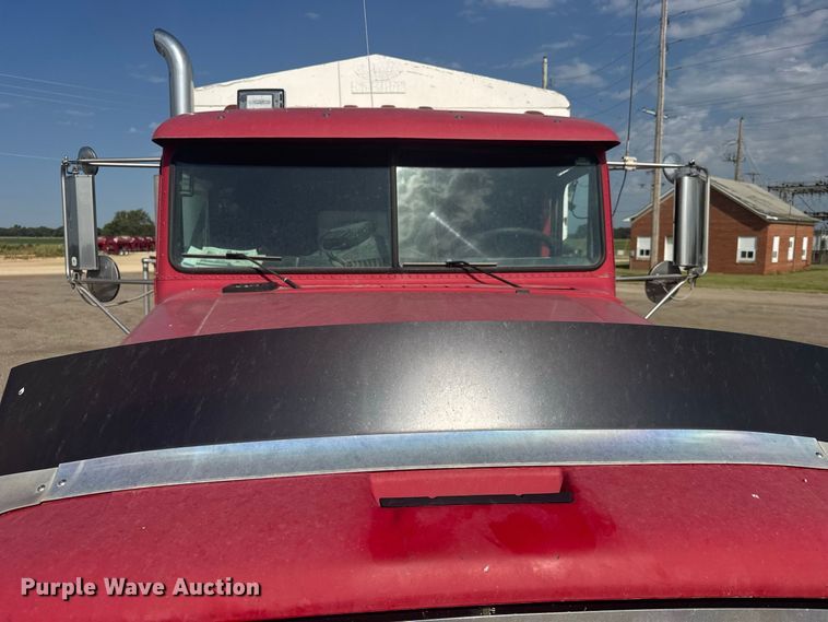 image for item DY3229 1990 Freightliner FLD120 fertilizer delivery truck