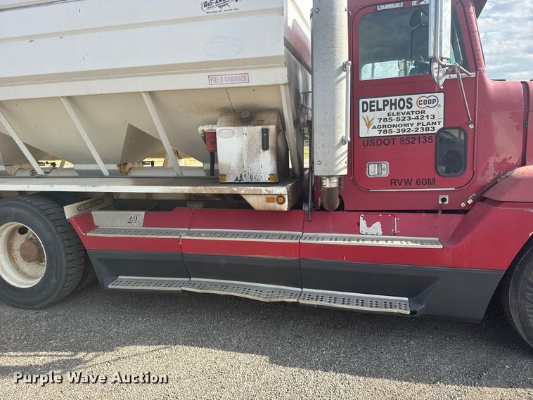 image for item DY3229 1990 Freightliner FLD120 fertilizer delivery truck