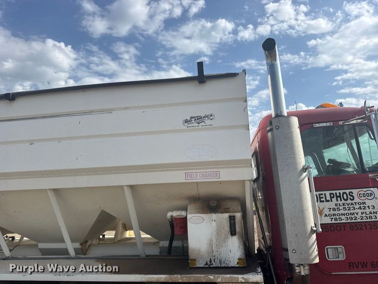 image for item DY3229 1990 Freightliner FLD120 fertilizer delivery truck