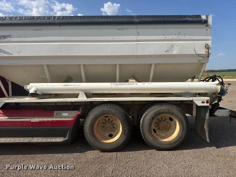 image for item DY3229 1990 Freightliner FLD120 fertilizer delivery truck