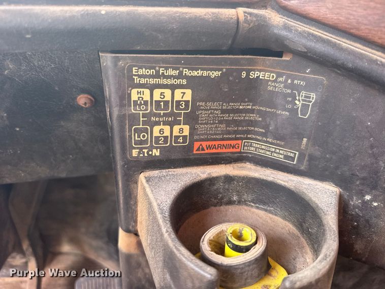 image for item DY3229 1990 Freightliner FLD120 fertilizer delivery truck