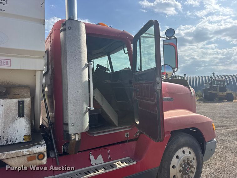 image for item DY3229 1990 Freightliner FLD120 fertilizer delivery truck