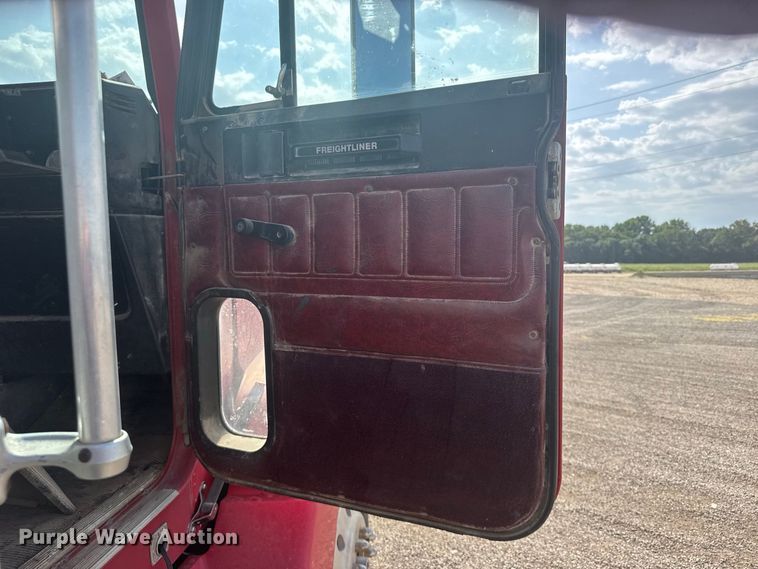 image for item DY3229 1990 Freightliner FLD120 fertilizer delivery truck
