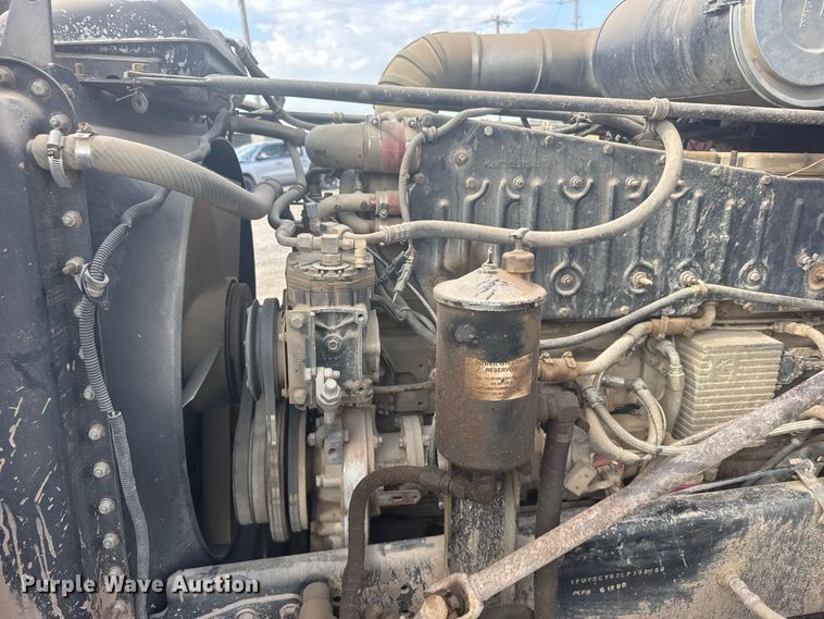 image for item DY3229 1990 Freightliner FLD120 fertilizer delivery truck