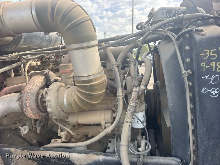 image for item DY3229 1990 Freightliner FLD120 fertilizer delivery truck