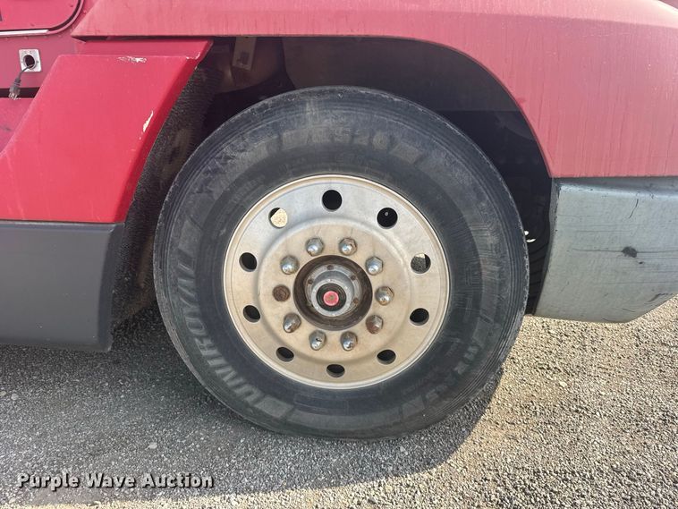 image for item DY3229 1990 Freightliner FLD120 fertilizer delivery truck