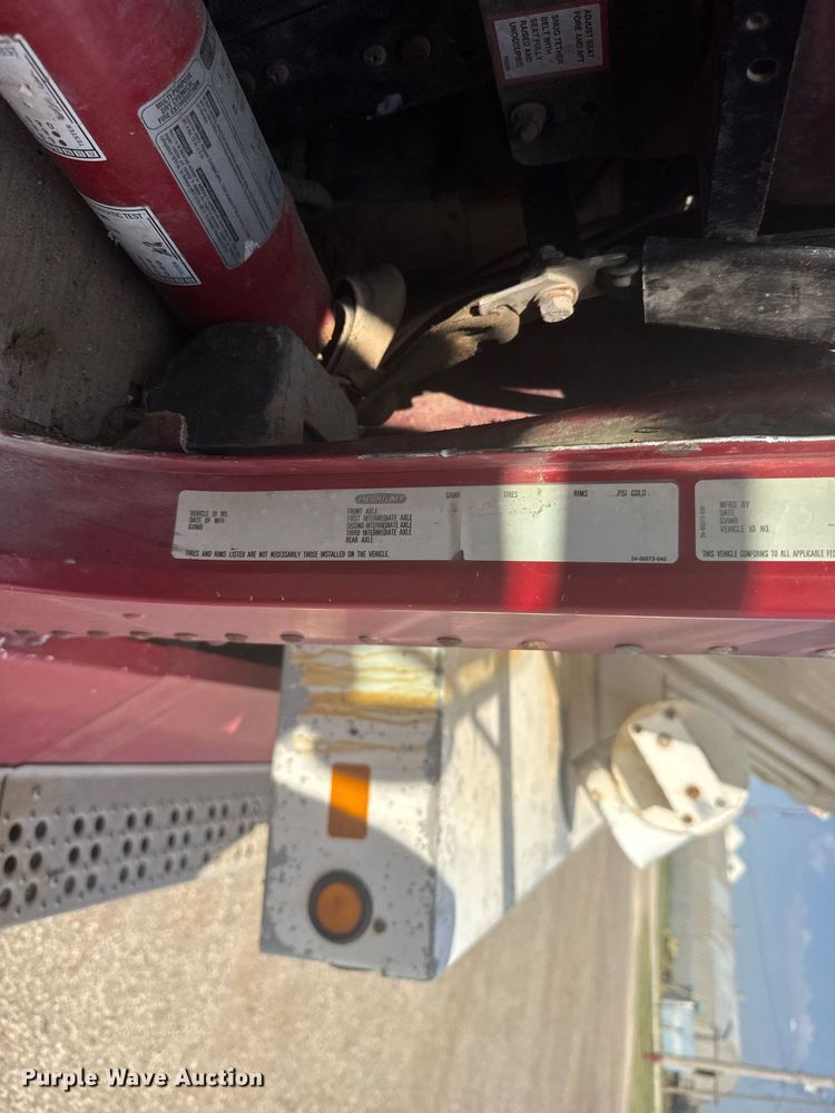 image for item DY3229 1990 Freightliner FLD120 fertilizer delivery truck