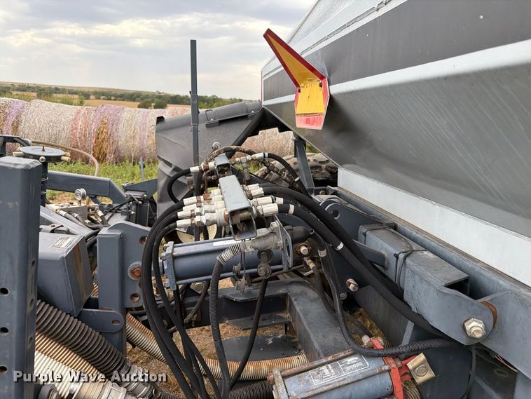 image for item DY3424 Flexi-Coil 8000 air seeder