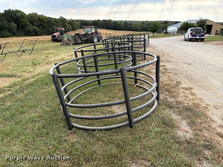 image for item DZ4761 (5) Century poly bale feeders