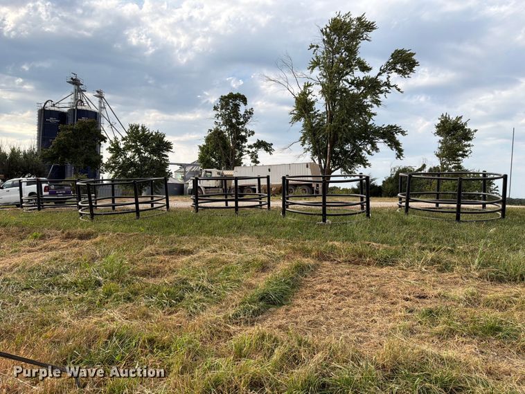 image for item DZ4761 (5) Century poly bale feeders