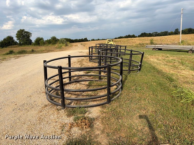 image for item DZ4761 (5) Century poly bale feeders