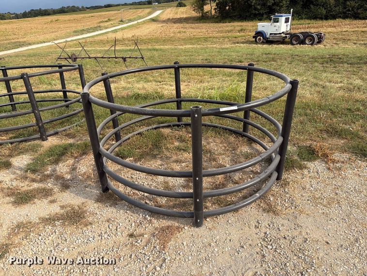 image for item DZ4761 (5) Century poly bale feeders