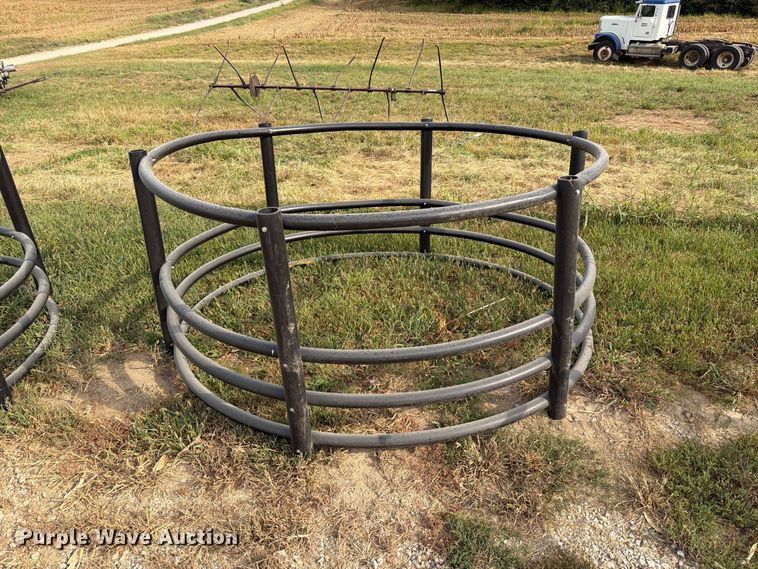 image for item DZ4761 (5) Century poly bale feeders