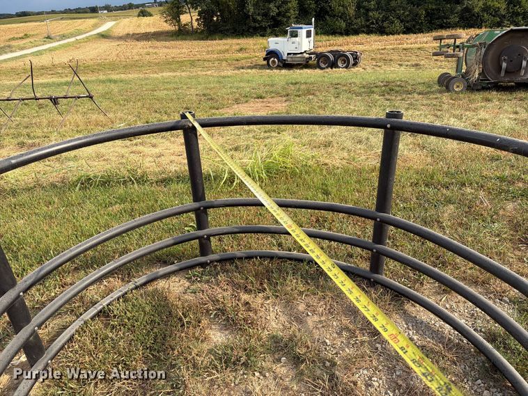 image for item DZ4761 (5) Century poly bale feeders