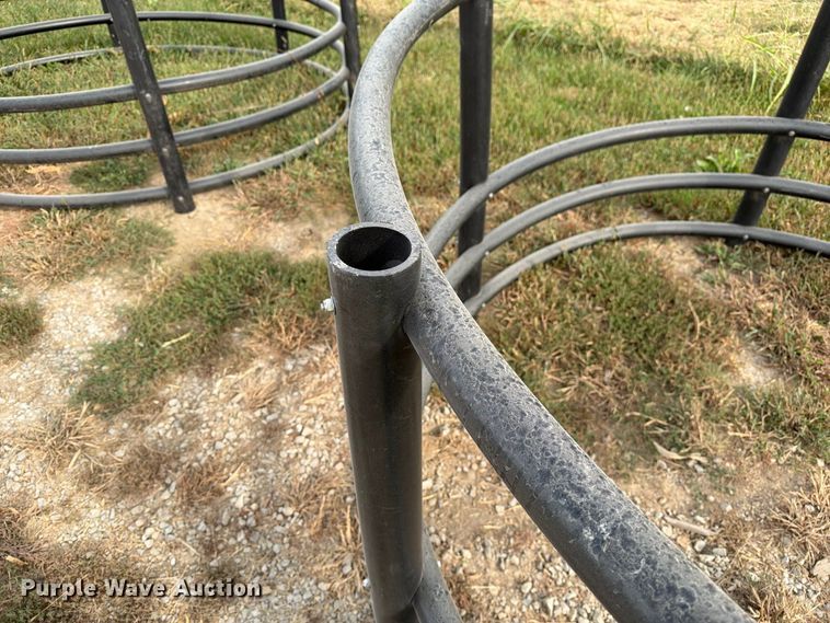 image for item DZ4761 (5) Century poly bale feeders