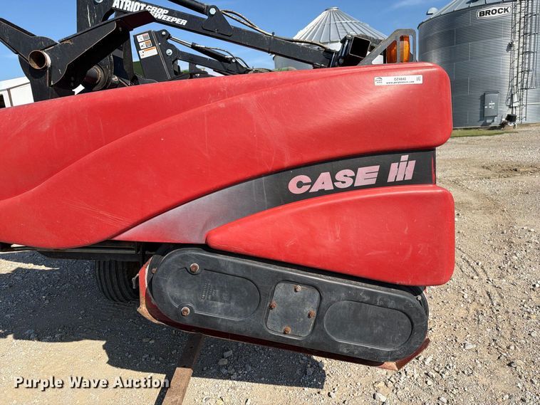 image for item DZ4840 2001 Case IH 2208 30 corn head