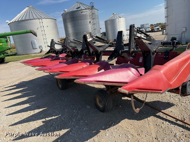 image for item DZ4840 2001 Case IH 2208 30 corn head