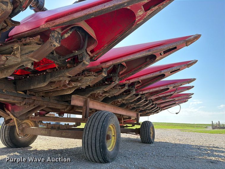 image for item DZ4840 2001 Case IH 2208 30 corn head