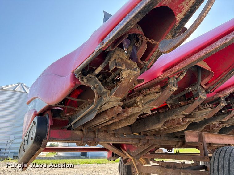 image for item DZ4840 2001 Case IH 2208 30 corn head