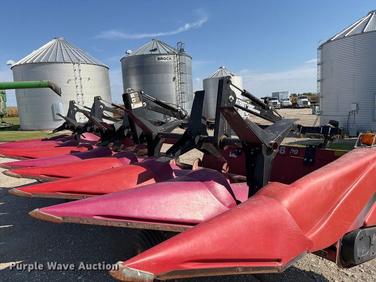 image for item DZ4840 2001 Case IH 2208 30 corn head