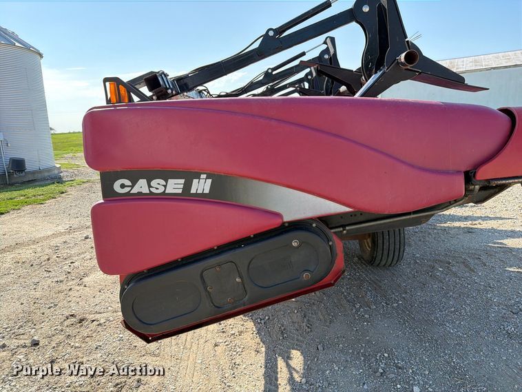 image for item DZ4840 2001 Case IH 2208 30 corn head