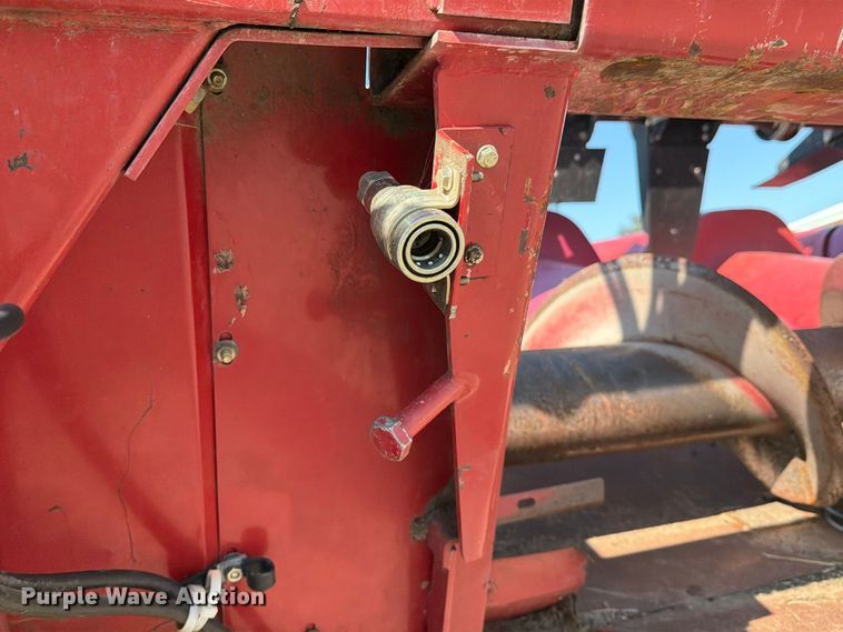 image for item DZ4840 2001 Case IH 2208 30 corn head