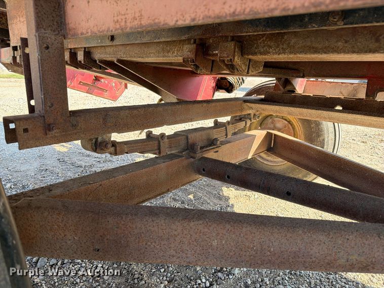 image for item DZ4840 2001 Case IH 2208 30 corn head
