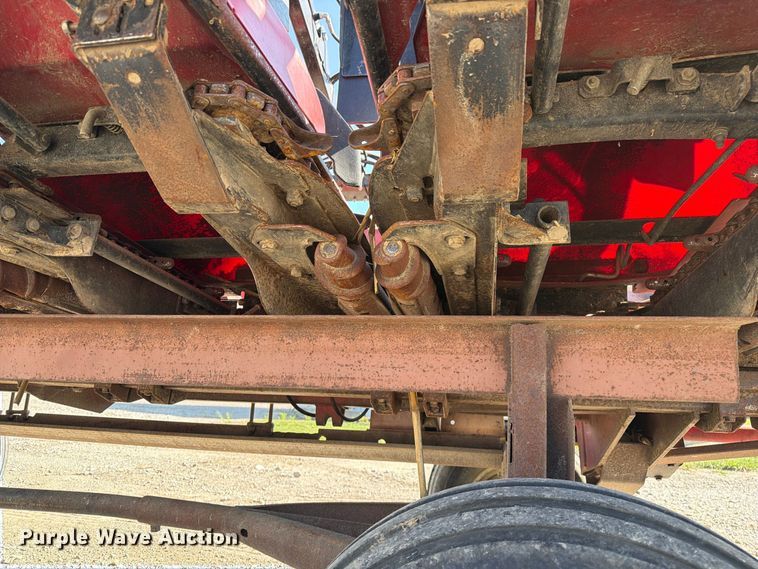image for item DZ4840 2001 Case IH 2208 30 corn head
