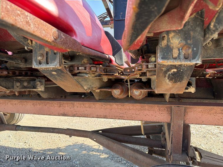 image for item DZ4840 2001 Case IH 2208 30 corn head