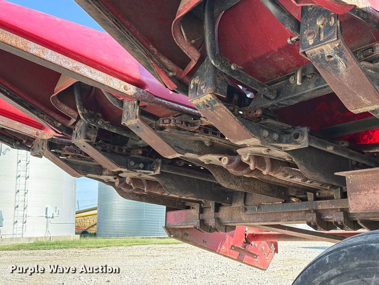image for item DZ4840 2001 Case IH 2208 30 corn head