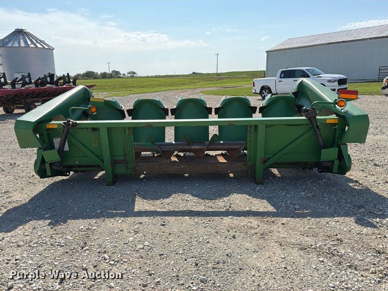 image for item DZ4841 John Deere 693 corn head