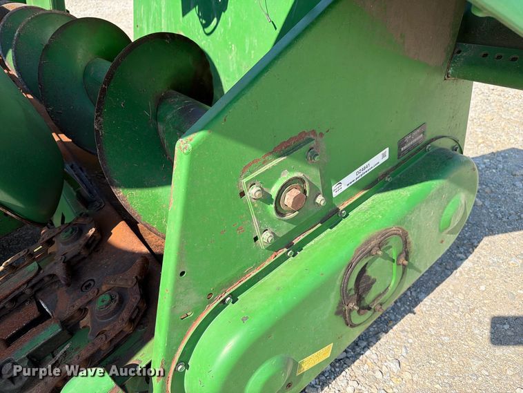 image for item DZ4841 John Deere 693 corn head