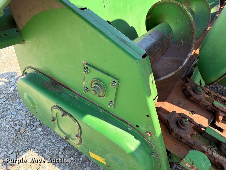 image for item DZ4841 John Deere 693 corn head
