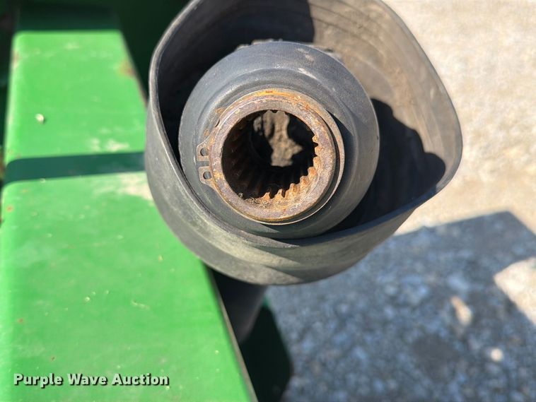 image for item DZ4841 John Deere 693 corn head
