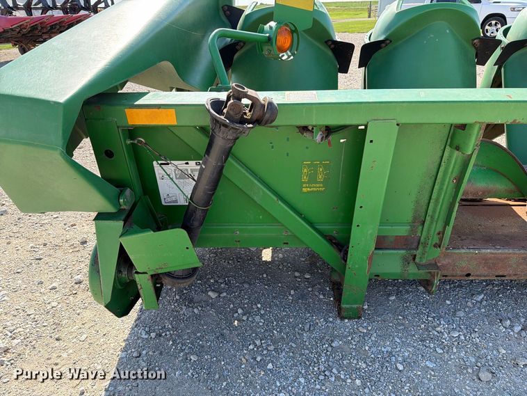 image for item DZ4841 John Deere 693 corn head