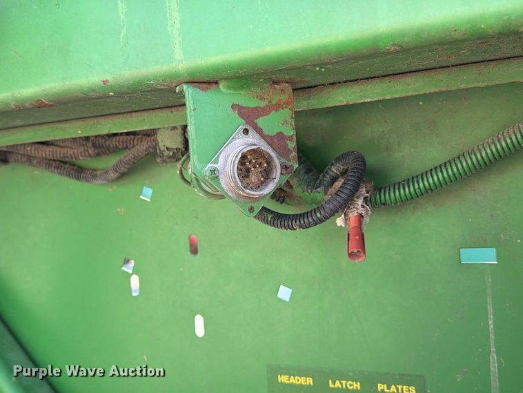 image for item DZ4841 John Deere 693 corn head