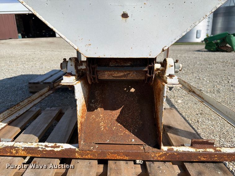 image for item DZ4842 T&S Trip Hopper P-846 range feeder