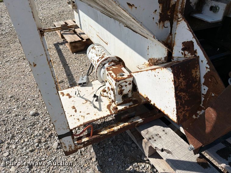 image for item DZ4842 T&S Trip Hopper P-846 range feeder