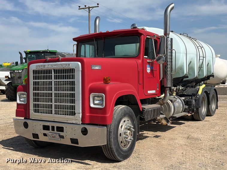 image for item DZ4847 1984 International Harvester Transtar 4300 liquid fertilizer truck