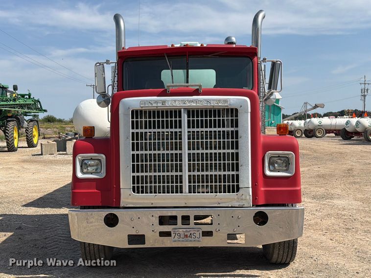 image for item DZ4847 1984 International Harvester Transtar 4300 liquid fertilizer truck