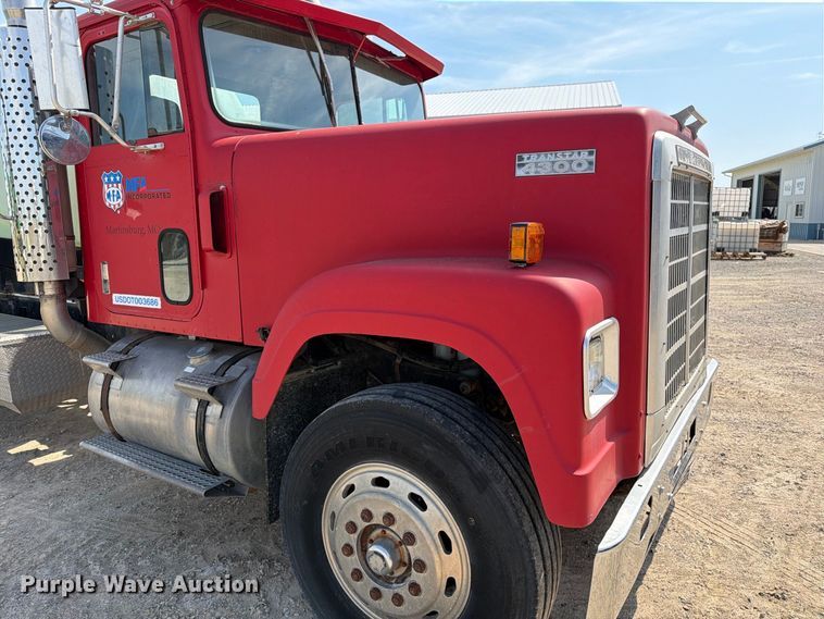 image for item DZ4847 1984 International Harvester Transtar 4300 liquid fertilizer truck