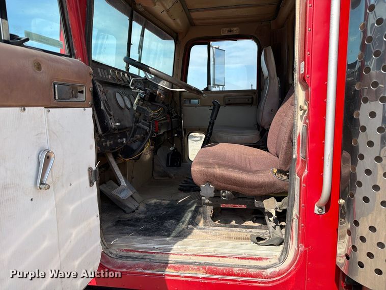 image for item DZ4847 1984 International Harvester Transtar 4300 liquid fertilizer truck