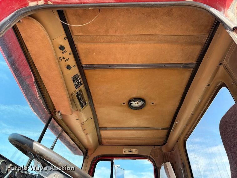 image for item DZ4847 1984 International Harvester Transtar 4300 liquid fertilizer truck