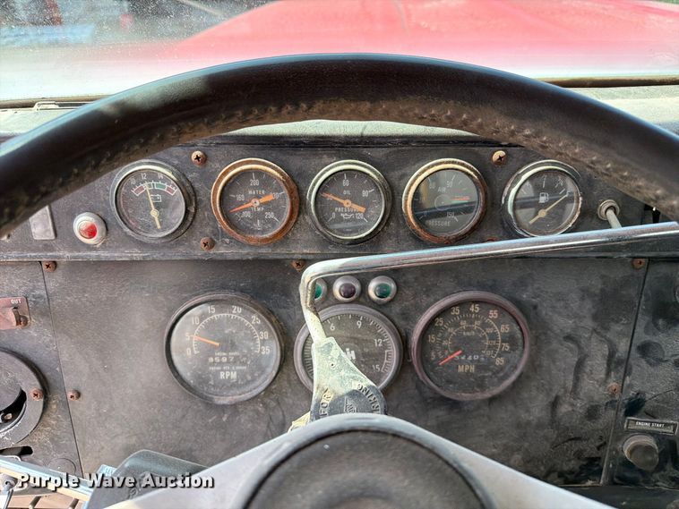 image for item DZ4847 1984 International Harvester Transtar 4300 liquid fertilizer truck